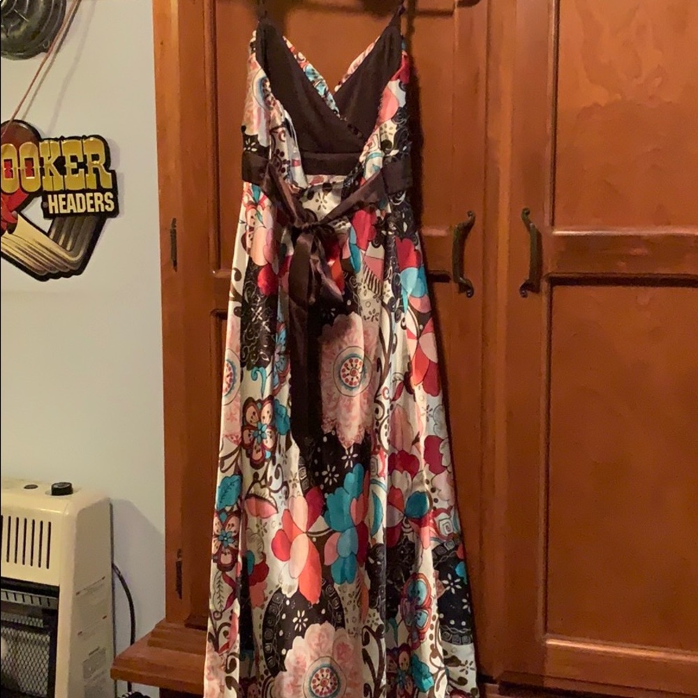 Dress - Picture 3 of 3